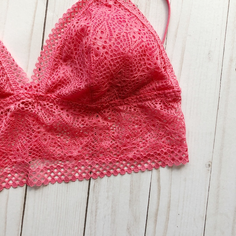 2/$25 ❤️ Victoria's Secret Padded V-Neck Bralette - Picture 3 of 3
